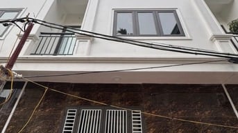 Bán nhà gần AEON Long Biên – 5 tầng mới – Ô tô đỗ cửa – Full nội thất 