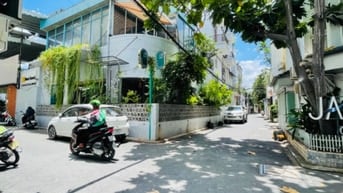 Biệt thự Phú Nhuận, 190m2( 10 x 19 ) 4 Tầng Hẻm 8m, gần Công viên.