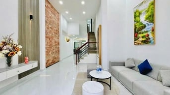 Bán gấp nhà gần TTTM - Đ. Số 18, Thủ Đức. Giá: 2 Tỷ 650 / 47.6m2, SHR