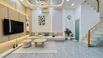 Nhà nở hậu đường Hồ Biểu Chánh, Phú Nhuận. Giao Huỳnh Văn Bánh