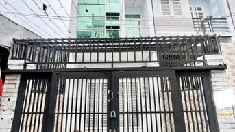 NHÀ GIÁP KHU NAM LONG QUẬN 7 - DT 4m x 18,5m. Chỉ: 6.5 t ỷ. 