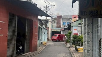 Nhà 1 lầu xe hơi đỗ cửa ngay chợ Tân Trụ gần Trường Chinh - nhà ga T3 