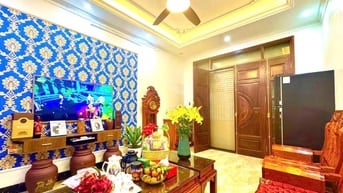 Bán nhà 5 tầng, 8,9 tỷ , ngõ 50 võng thị tây hồ hà nội 