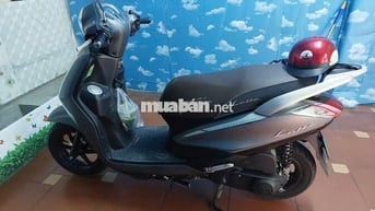 Xe Latte dòng premium-màu xám sang, biển thành phố