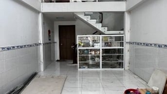 Bán gấp căn nhà 1 lửng 1 lầu hẻm xe hơi Nguyễn văn quá p Dht q12