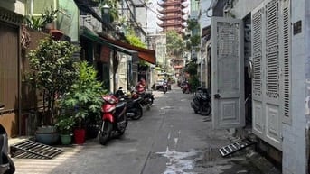 P10 - Quận 10 - Lô Góc Thoáng Mát - Hẻm Thông Tứ Phía - Giá 2,85 Tỷ