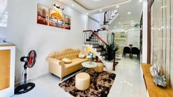 Bán nhà đẹp Phổ Quang, Tân Bình / 60m2 / 1 tỷ 990 / sổ hồng riêng