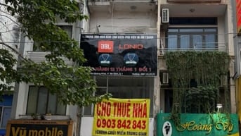 Nhà MT nguyên căn 2 tầng Trần Quang Khải, Q1 góc giao Nguyễn Hữu Cấu