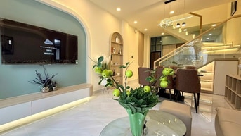 Chốt ngay căn nhà 44m2 ngay Thích Quảng Đức, PN. Giá: 4.9 Tỷ, hẻm 5m