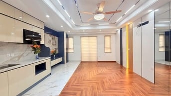 Trần Duy Hưng, đối diện Charmvit Tower, 6 tầng thang máy mới, ở luôn