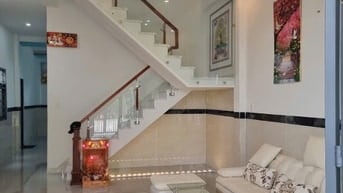 NHÀ MỚI XÂY 1 XẸT NHỰA RỪNG DẦU  1 TRỆT 1 LẦU ĐÚC THẬT GIÁ 2,4 TỶ