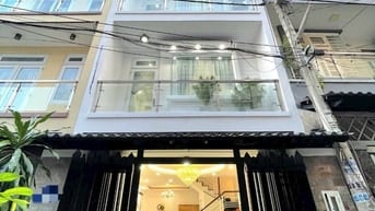 Quận 4 nhà 45m2 2tỷ350 Đoàn Văn Bơ P14. Sổ hồng riêng chính chủ.