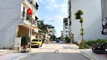 Bán nhà phân lô TĐC Ngọc Thụy, 8T thang máy, gara ô tô, nhà mới ở ngay