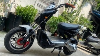 Bán xe ko cần xăng nạp điện laà chạy