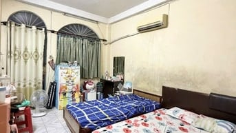NGỘP GẤP BÁN, HUỲNH MẪN ĐẠT QUẬN 5 40M2 4 TẦNG, CÁCH MT 1 CĂN.