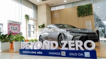 Toyota Camry 2025 2.5HEV MID