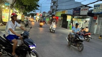 Bán căn hộ dịch vụ mặt tiền Nguyễn Thị Kiểu, Quận 12, 633m2, 81tỷ500
