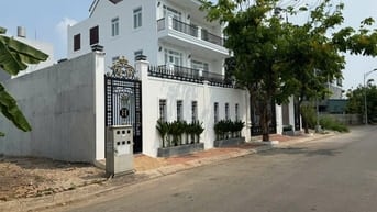 Cần bán 245m(10 x 24.5m) đối diện mặt sông SG, đường nhựa 16M