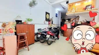 NGỘP BÁN GẤP,LÊ HỒNG PHONG QUẬN 10 DT 40M2 HẺM 3M ĐẸP, 3 TẦNG Ở NGAY