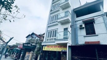 Cần bán nhà 7 tầng có thang máy 