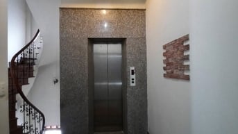 Tầng 3 va 4 nhà mặt tiền cho thuê văn phòng