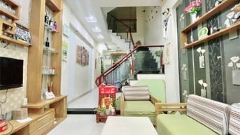 🌟 "Nhà Đẹp 3 Tầng – Vừa Ở Vừa Hốt Tiền Ngay Đường Chợ Lớn, Giá 2TỶ990