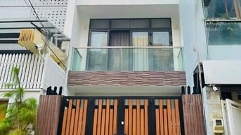 CHO THUÊ NHÀ MẶT TIỀN NGAY NHÀ THỜ BA CHUÔNG