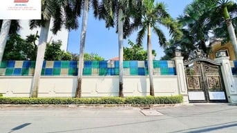 Cho Thuê Biệt Thự Mặt Tiền: 24 Trần Văn Sắc, P.Thảo Điền, Q.2_DT:27x33