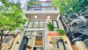 Bán gấp nhà Trần Hữu Trang, Phú Nhuận. Giá 2,65 tỷ/56m2, hẻm xe hơi 
