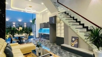 Nhà đẹp mới toanh dọn vào ở được ngay đường Hoang Hoa Thám, Phú Nhuận