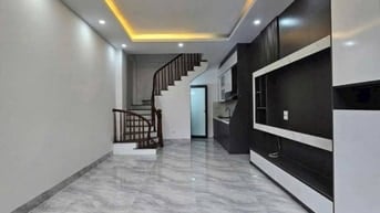 BÁN NHÀ MỚI 5TẦNG PHỐ NGỌC LÂM - ĐẦU TƯ - VỊ TRÍ TRUNG TÂM - 7.2 TỶ