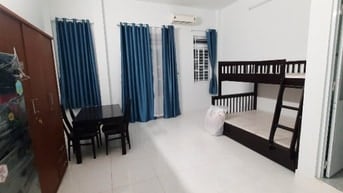 Phòng ban công cho thuê HXH, hẻm 45 Nguyễn Văn Đậu, P.6, q. Bình Thạnh
