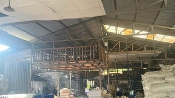 Cho thuê kho xưởng MT Kênh A,DT:1.200m2,văn phòng: 200m2, giá: 40tr/TH