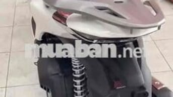 Xe mới mua nhưng đi nước ngoài bán rẻ cho ae