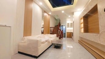 Chính chủ cho thuê nhà phố thúy lĩnh 