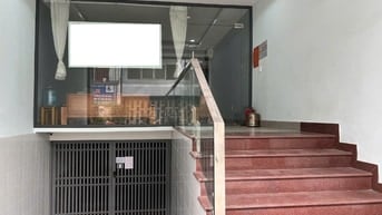 Cho thuê MBKD 50 m2 đường Cù Chính Lan, P13, có chỗ ngủ lại, giá tốt