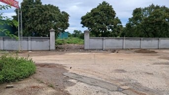 Cho thuê lâu dài khu đất 4000m2 cách thị trấn Xuân Mai 2 km