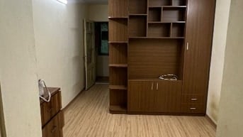 Chính chủ cho thuê căn hộ tập thể tầng 3 mặt đường khu HBT