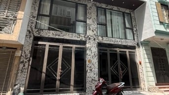 NHÀ 5TẦNG PHỐ GIA QUẤT - ĐƯỜNG RỘNG GARA Ô TÔ - VIEW THOÁNG - CHỈ 7.15