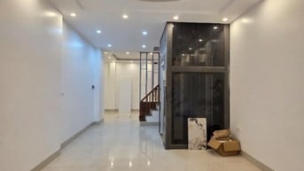 BÁN NHÀ TÔ HIỆU-THANG MÁY-Ô TÔ ĐỖ CỬA-50M2-NHỈNH 1x. TỈ