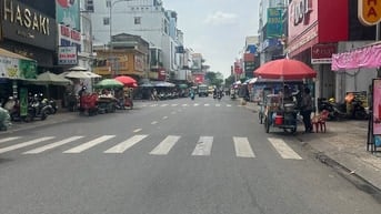 Bán nhà 3 lầu đẹp –86 Tân Quý, 5x20m  Vị trí trung tâm, ở ngay