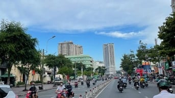 Bán/cho thuê MTKD Nguyễn Thái Học, Q1. DT 8x23m, 3 tầng