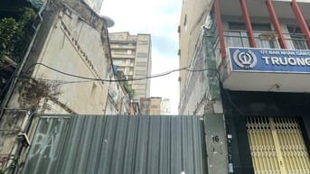 Cho thuê đất trống Số 16 - 18 Pasteur, Quận 1: DT:300m2