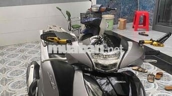 cần bán xe sh 125 nam.xe chính chủ.máy móc còn zin
