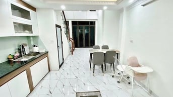 Nhà đẹp 5 tầng, diện tích 38m2 mặt tiền 4m, giá 6.15 tỷ đường Ngọc Hồi