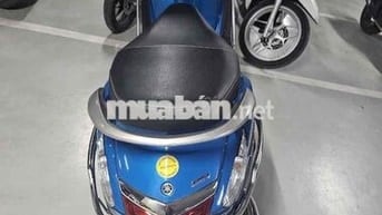 XE GRANDE ĐỂ HẦM THI THOẢNG DẠO PHỐ