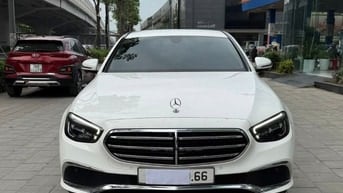 Bán Mercedes E200 Exclusive 2023, đăng ký 2025, lăn bánh 800 Km.