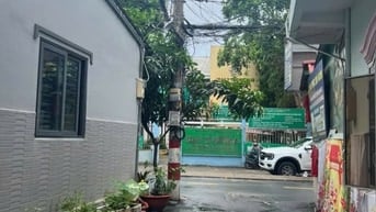 Bán nhà cấp 4 gác lửng 4x15 hẻm 4m oto vào nhà P12 GV