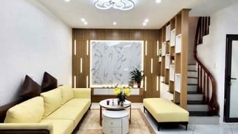 HƠN 5 TỶ NHÀ 5 TẦNG PHỐ NGUYỄN CAO - LÒ ĐÚC - 3 PN ĐẦY ĐỦ CÔNG NĂNG