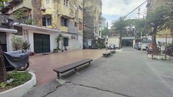 Bán Tập thể Tân Mai. Nguyễn Chính. Hoàng Mai. Hà Nội. Ô tô tránh nhau.